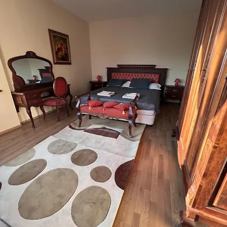Dalv - Fairy Tale In Old Appartement *
